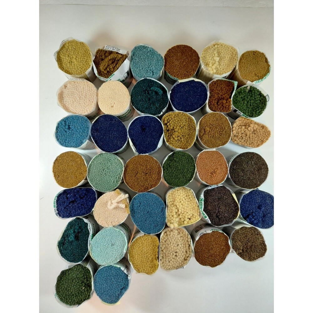 Junghans FEIN-Smyrna Latch Hook Yarn 38 Skeins 100% Wool Assorted Colors W